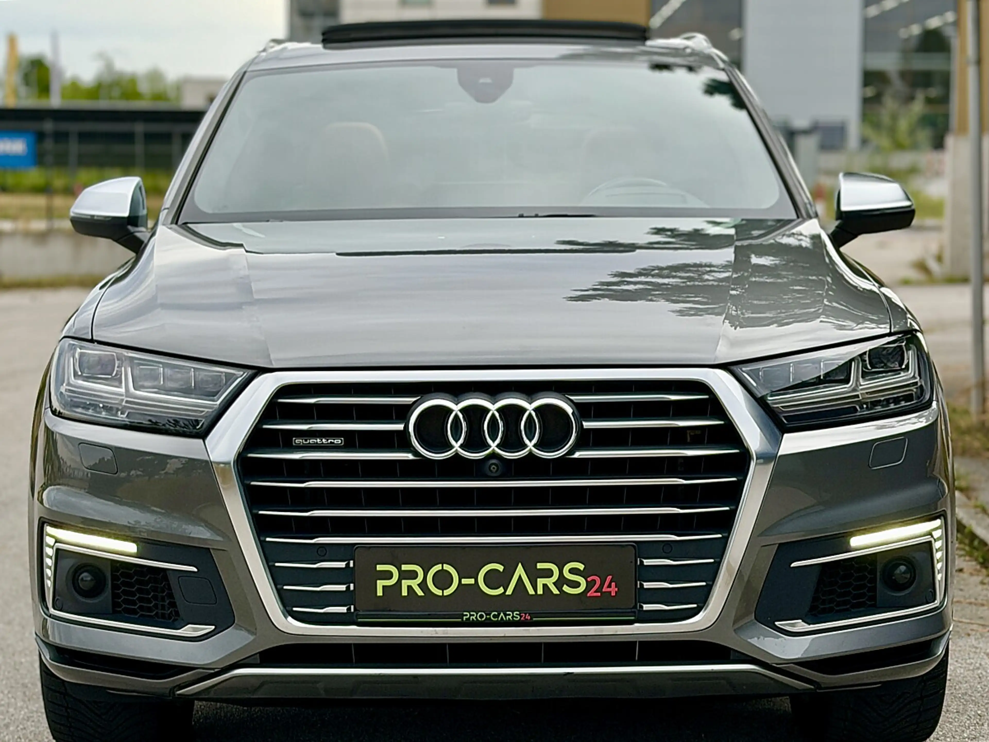 Audi Q7 PHEV e-tron 3,0 TDI quattro Tiptronic — photo 12