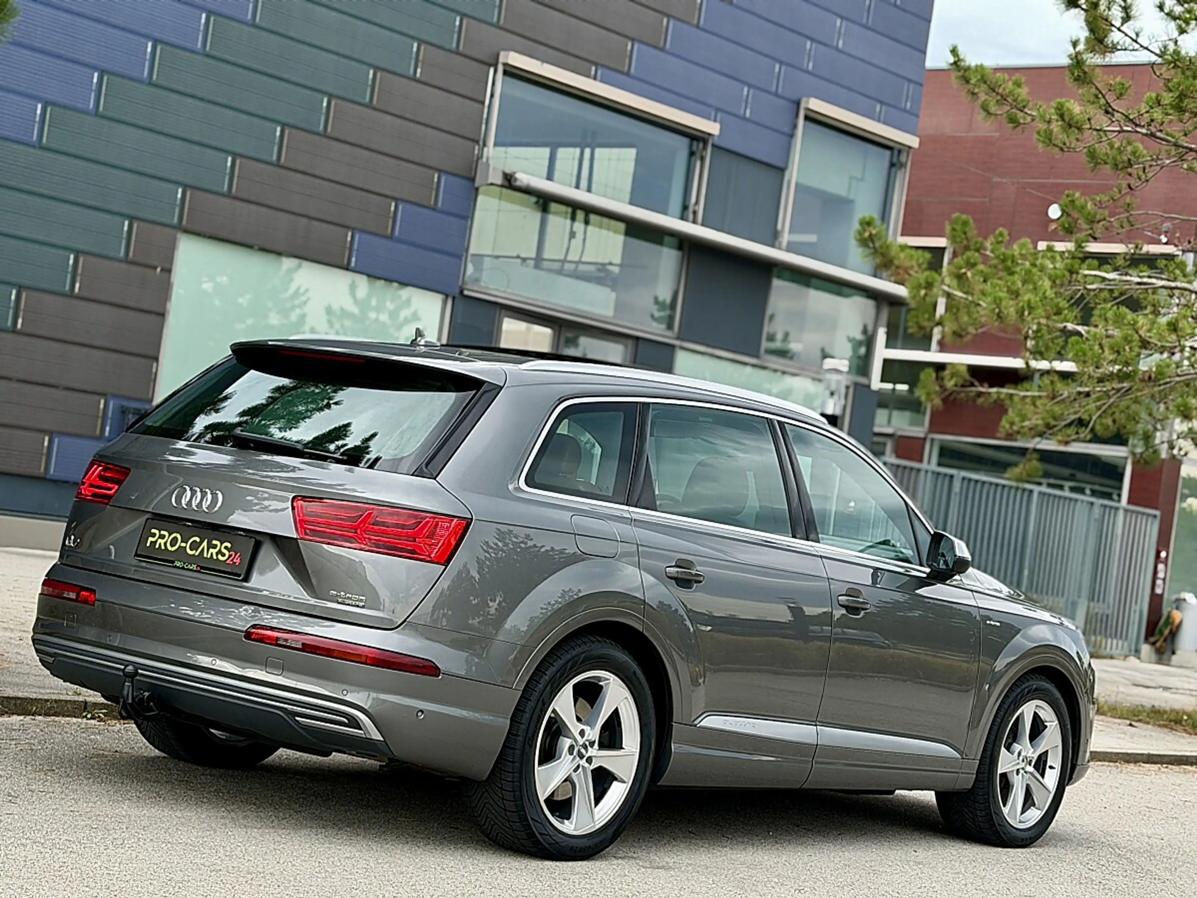 Audi Q7 PHEV e-tron 3,0 TDI quattro Tiptronic — photo 4