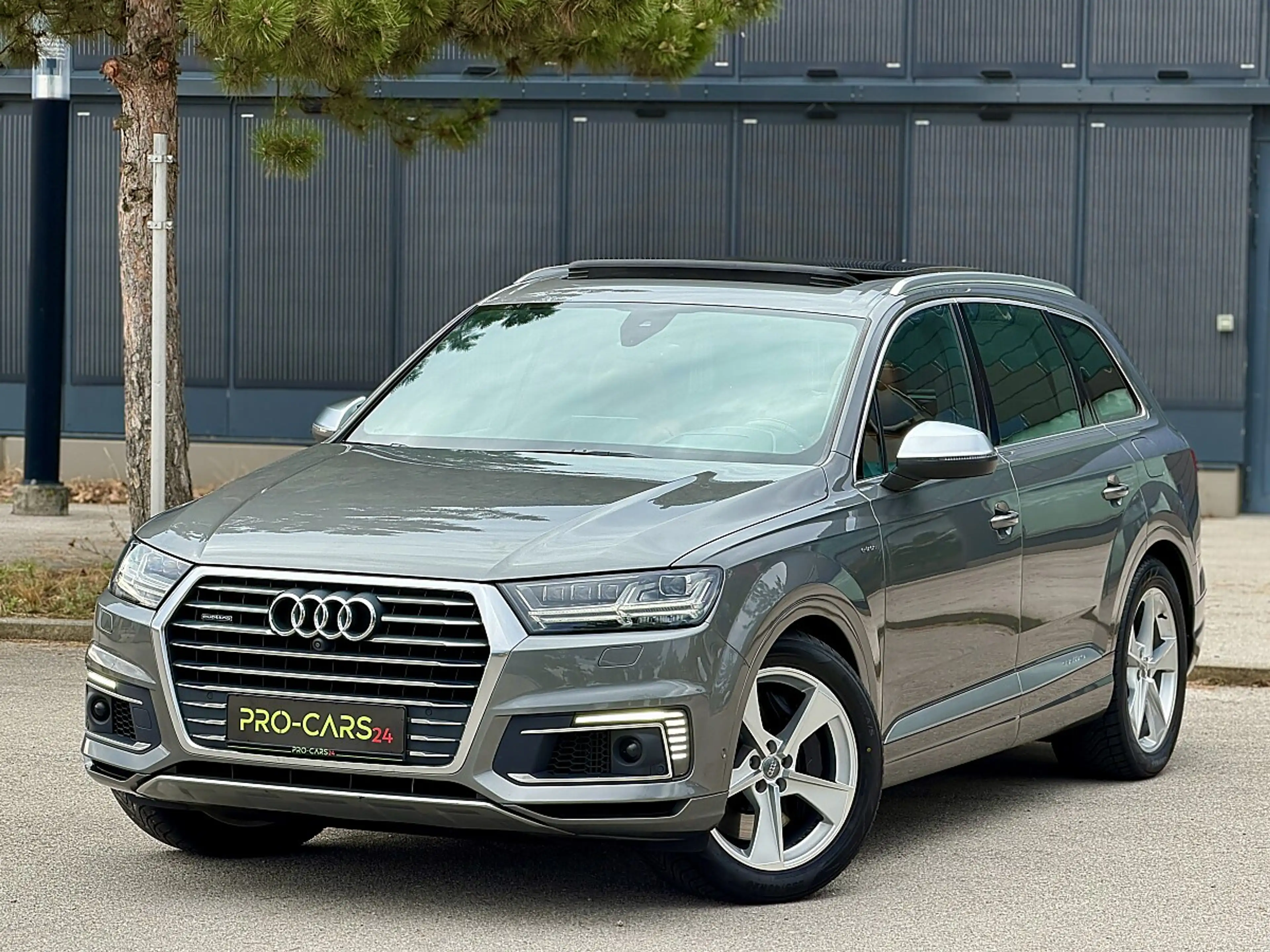 Audi Q7 PHEV e-tron 3,0 TDI quattro Tiptronic — photo 15