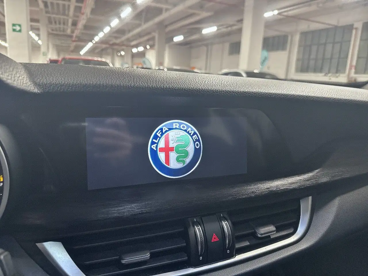 Alfa Romeo Stelvio 2021 — фото 13