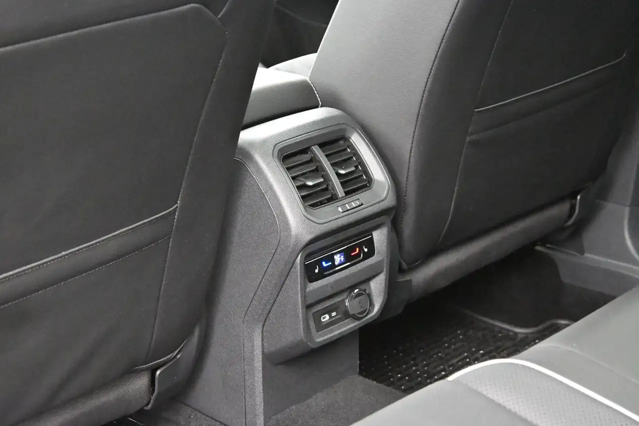Volkswagen Tiguan photo Volkswagen Tiguan