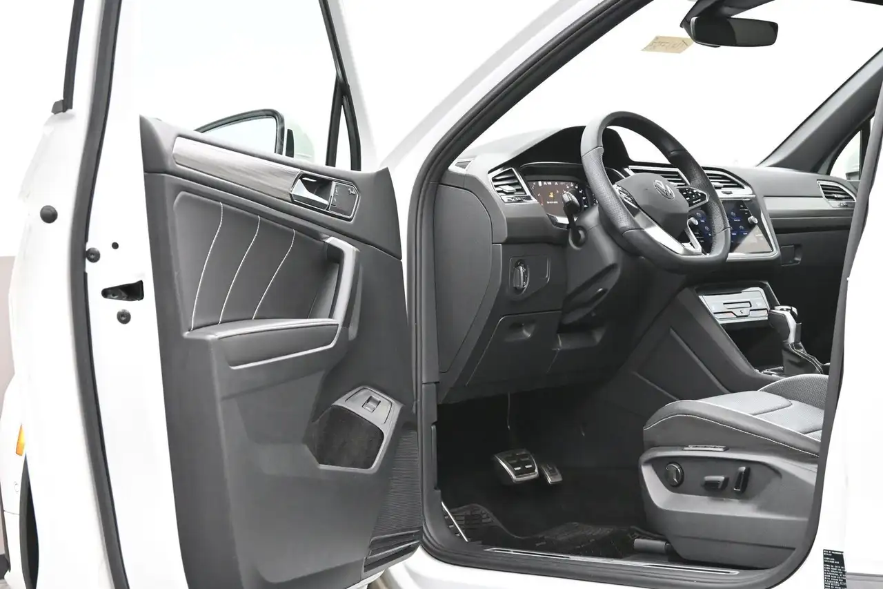 Volkswagen Tiguan photo Volkswagen Tiguan
