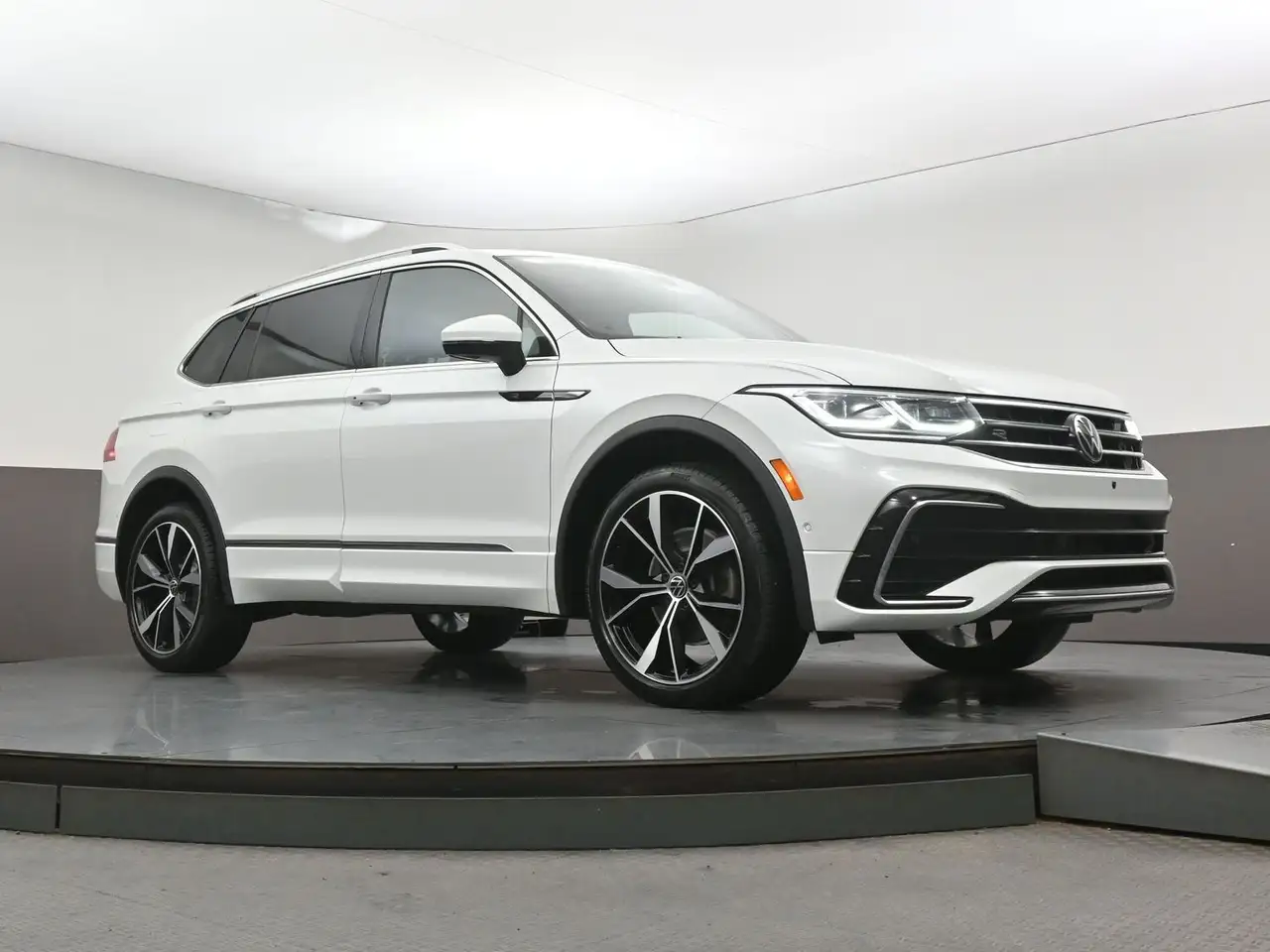 Volkswagen Tiguan photo Volkswagen Tiguan