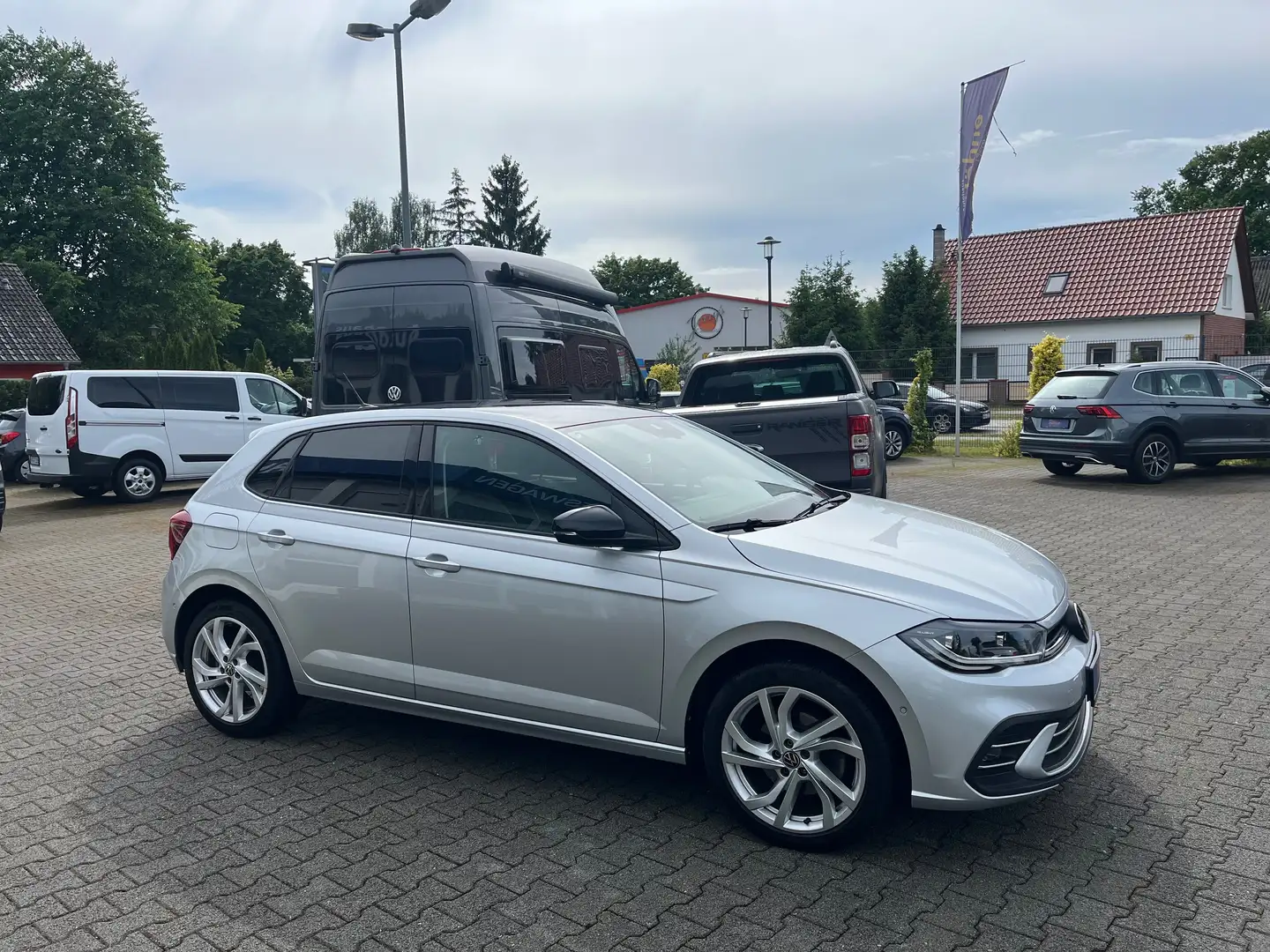 Volkswagen Polo 1.0 TSI DSG VI Style LED-Navi-Assist.Paket Gris - 2