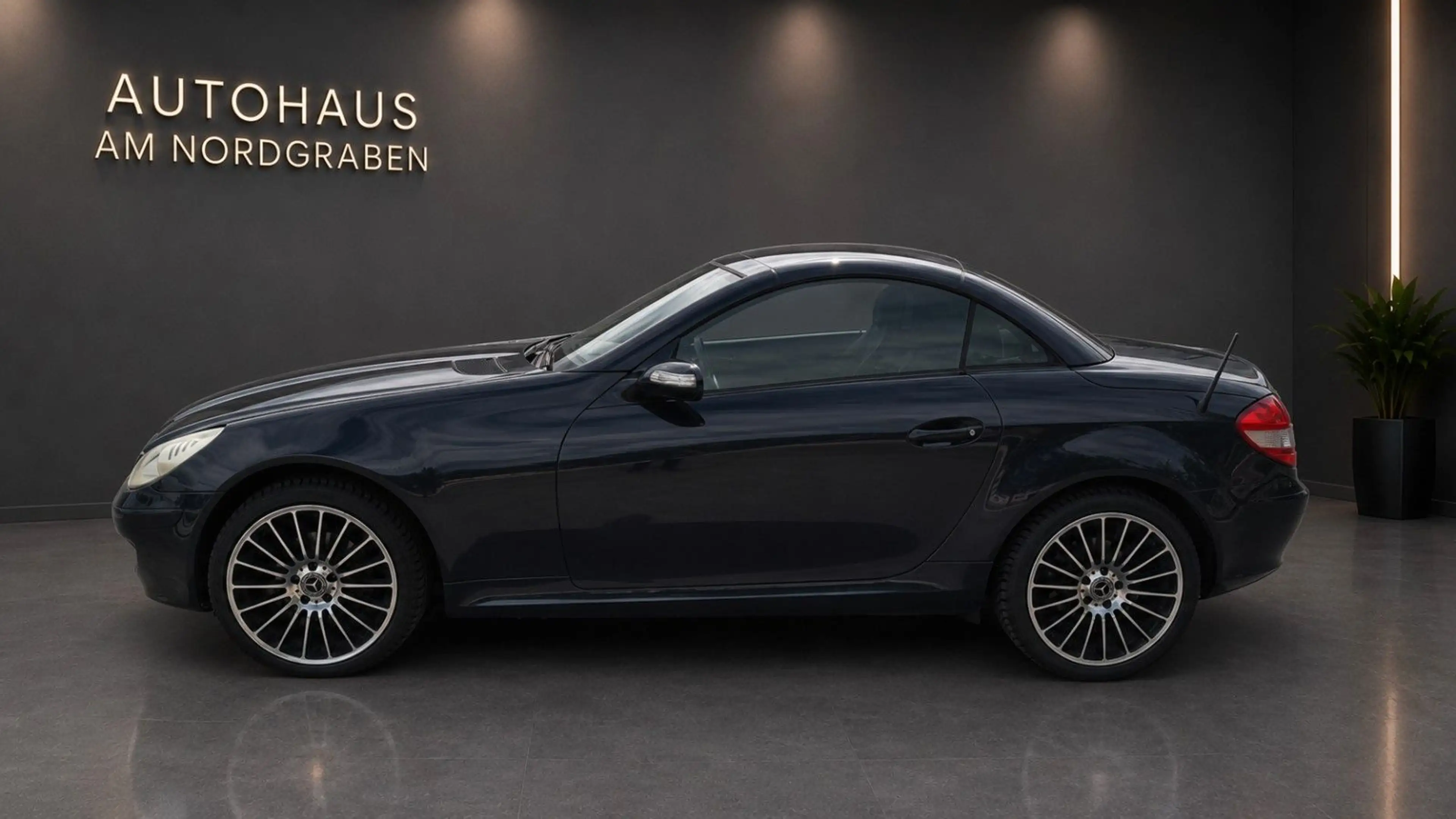 Mercedes-Benz SLK 200 Roadster Kompressor — photo 4
