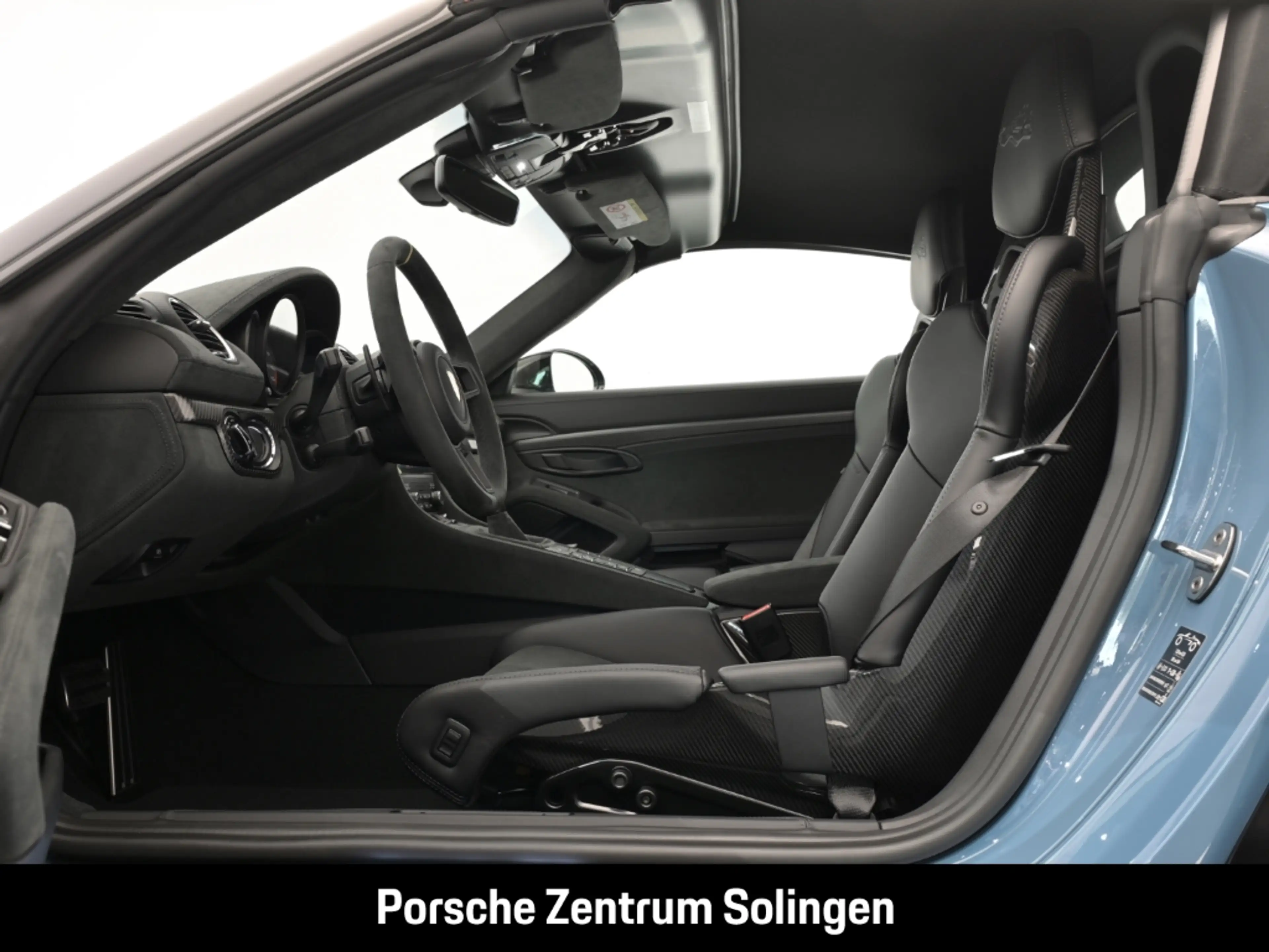 Porsche 718 Spyder RS PTS PCCB Bose Weissach Lift LED — photo 13