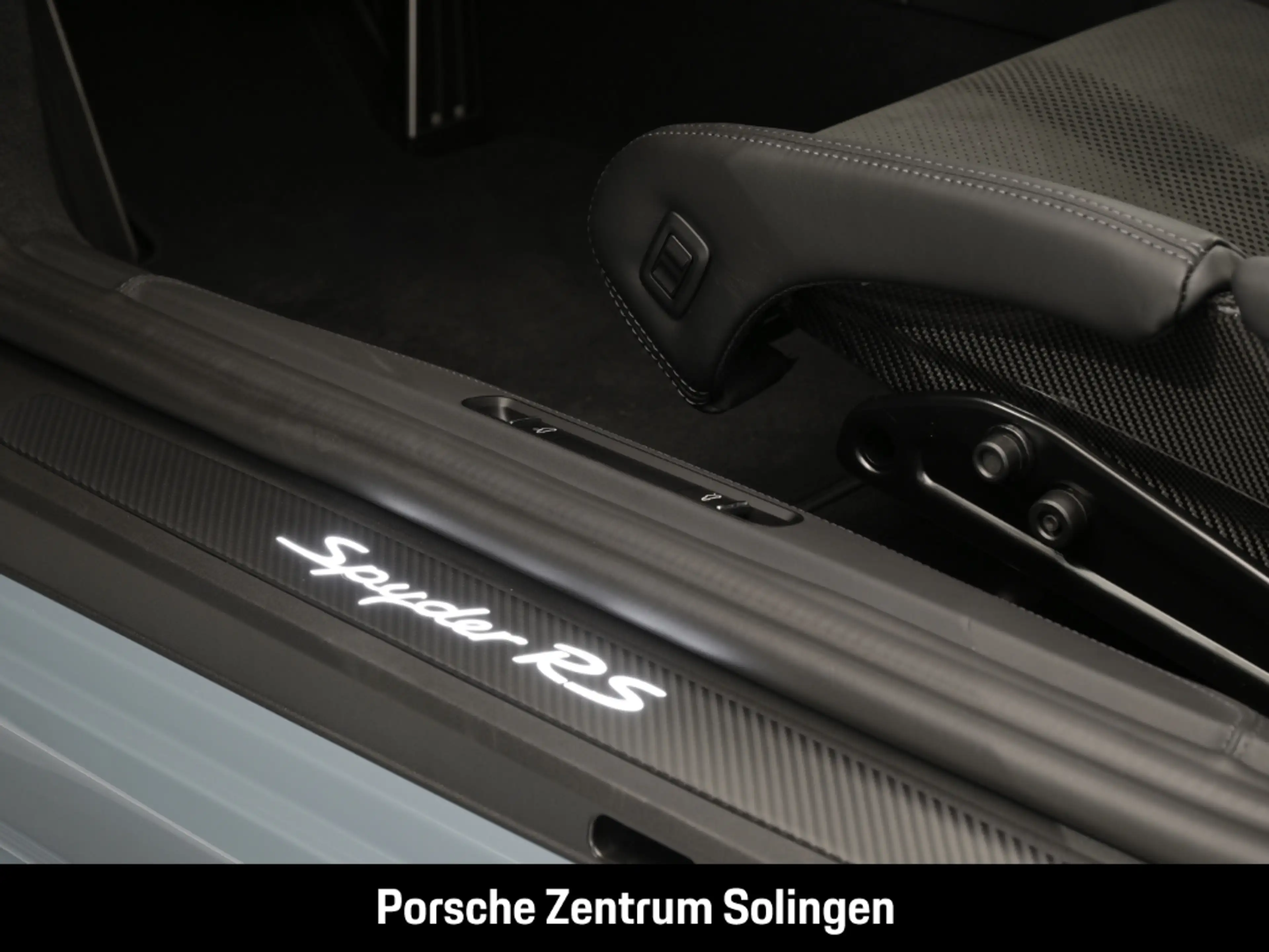 Porsche 718 Spyder RS PTS PCCB Bose Weissach Lift LED — photo 15