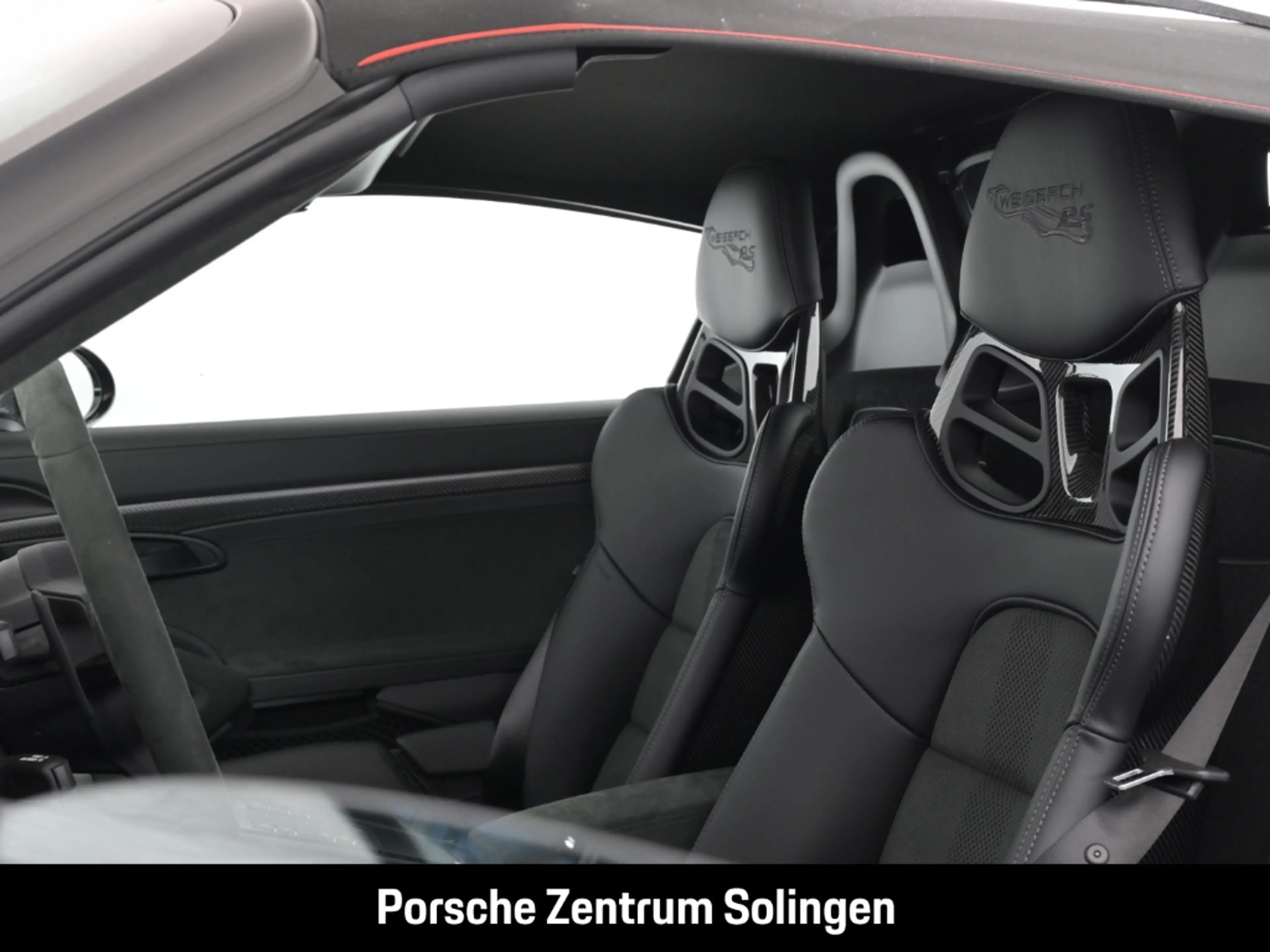 Porsche 718 Spyder RS PTS PCCB Bose Weissach Lift LED — photo 11