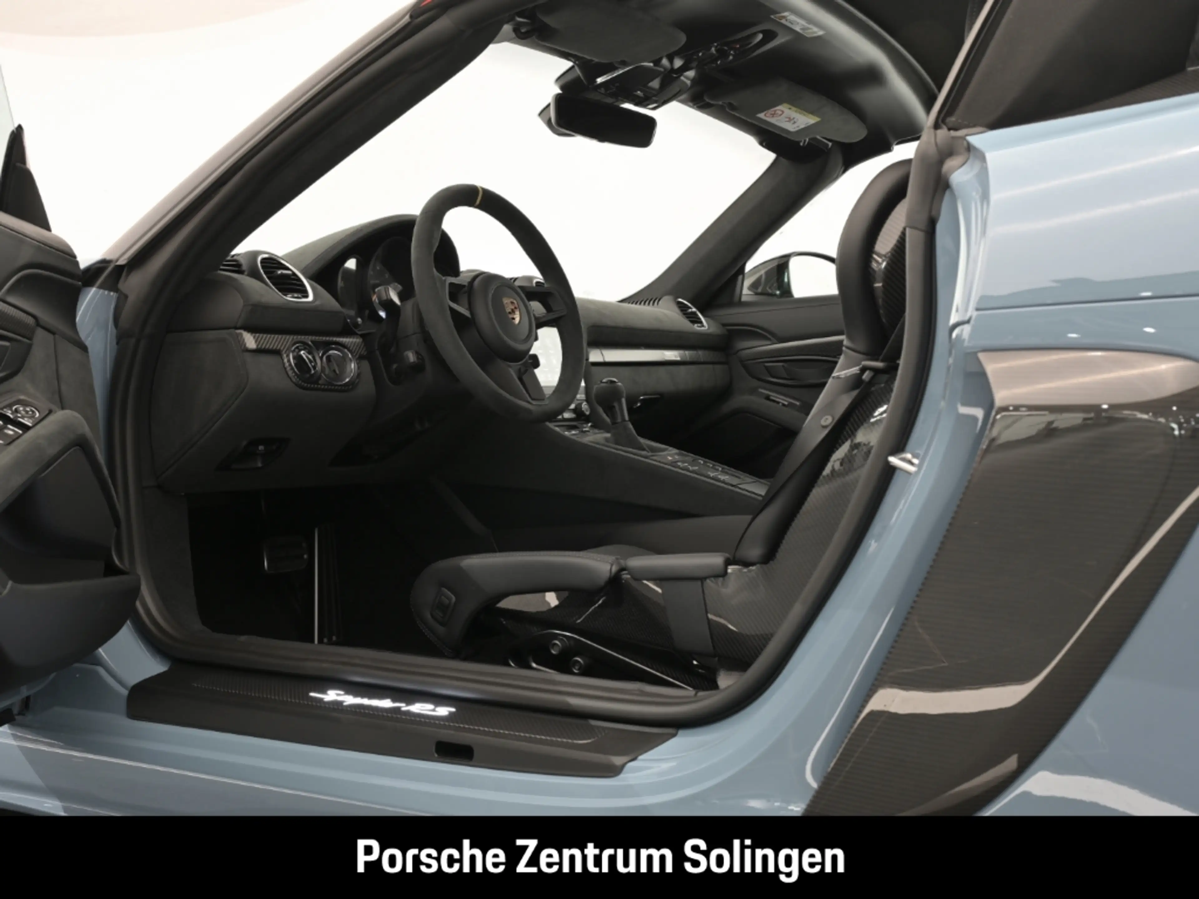 Porsche 718 Spyder RS PTS PCCB Bose Weissach Lift LED — photo 14