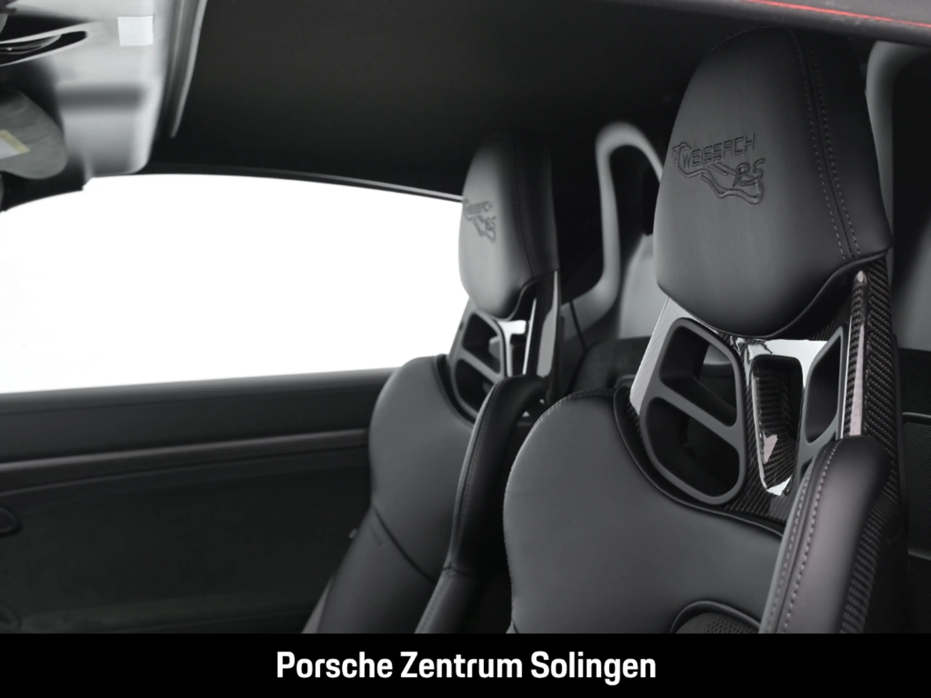 Porsche 718 Spyder RS PTS PCCB Bose Weissach Lift LED — photo 12