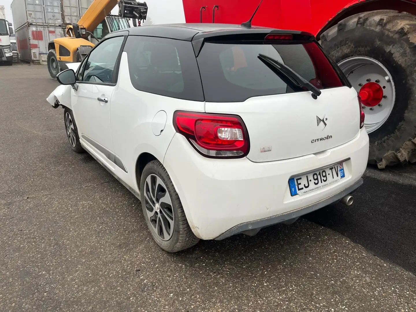 Citroen DS3 DS3 e-HDi 90 So Chic Blanc - 2