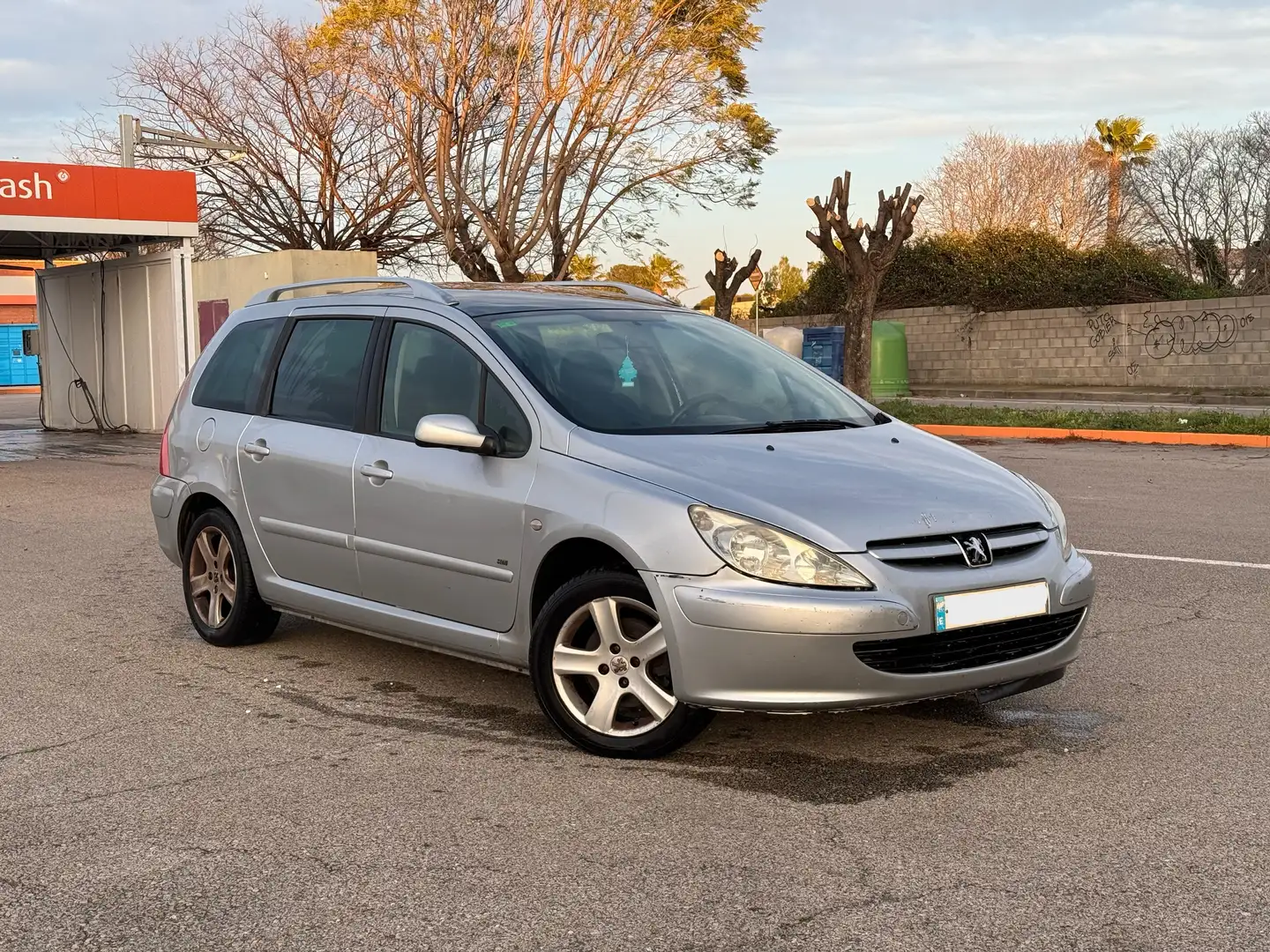 Peugeot 307 307 SW 1.6 HDi Plateado - 1