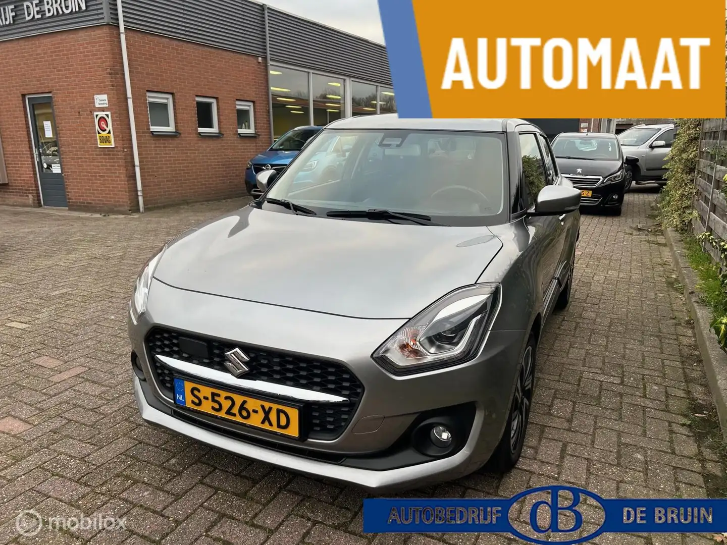 Suzuki Swift 1.2 Style Smart Hybrid Automaat Navigatie, camera Gris - 2