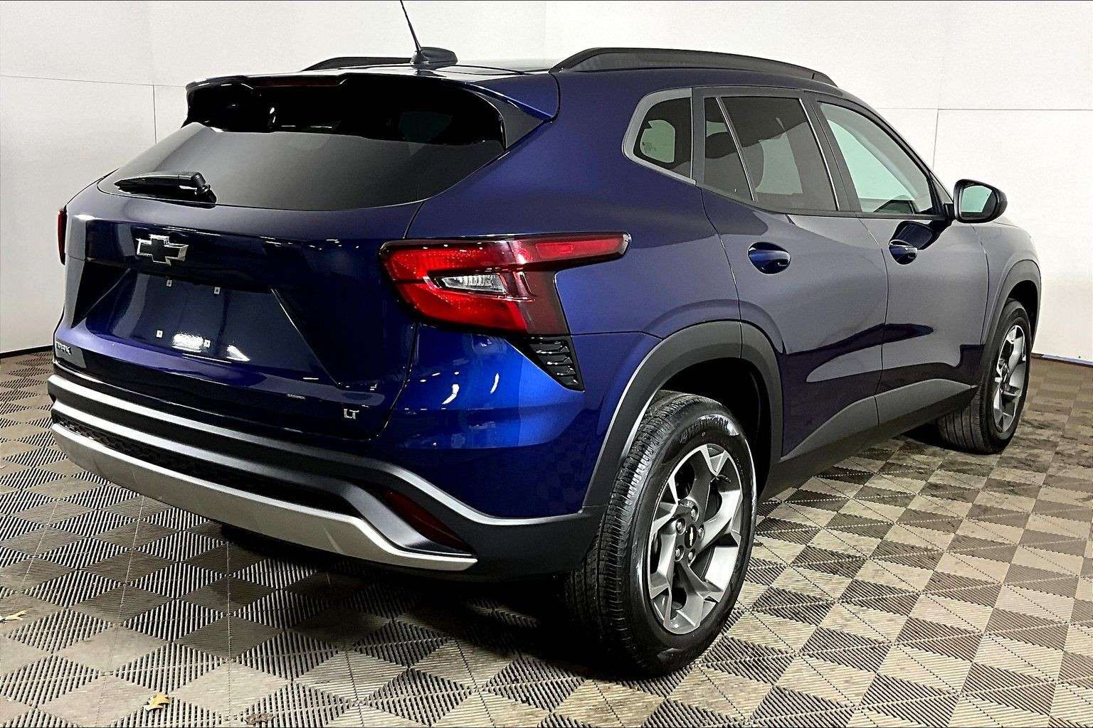 used 2024 Chevrolet Trax car, priced at $22,998