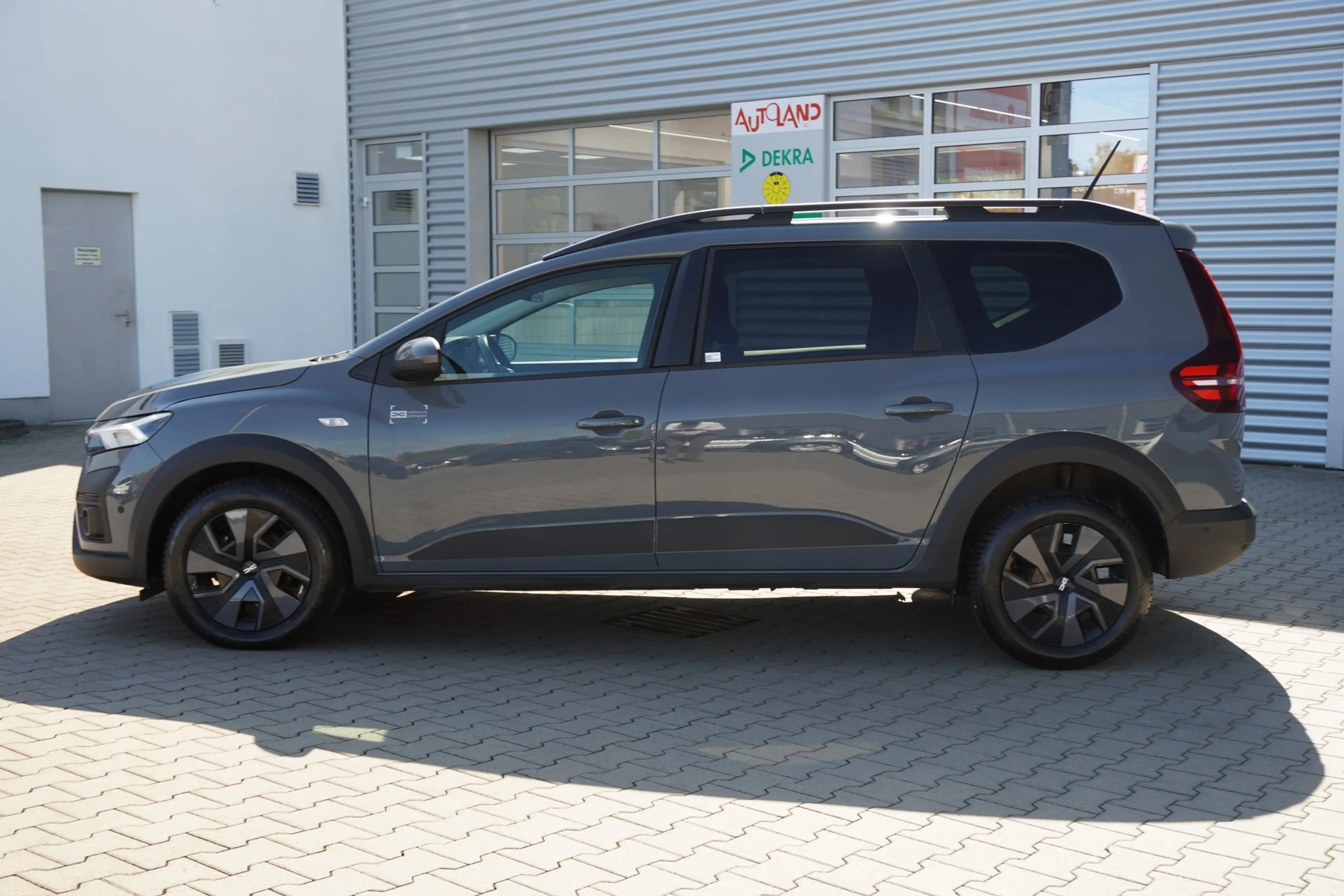 Dacia Jogger 1.6 Extreme EDC LED Navi Totwinkel Kamera — photo 9