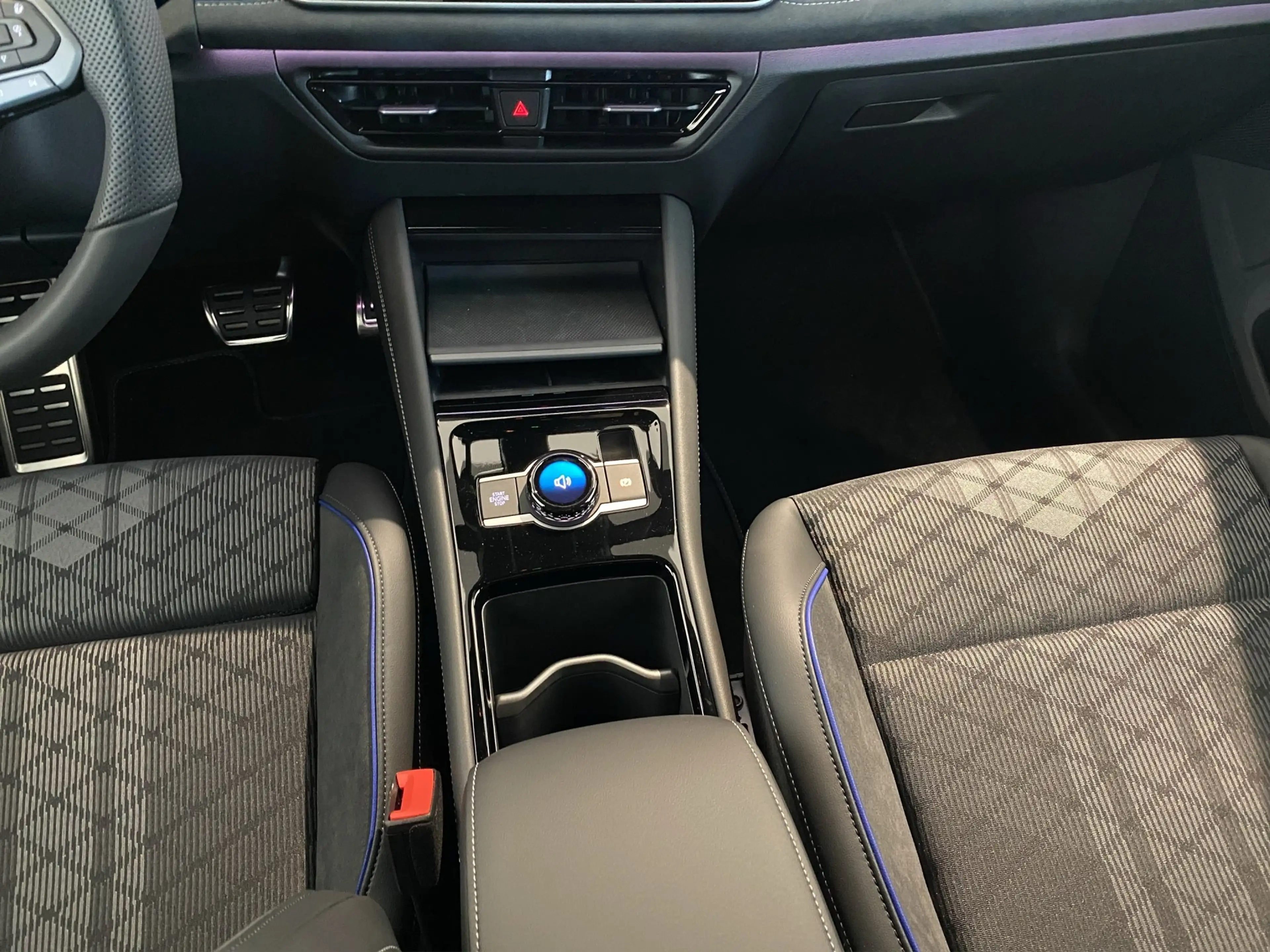 Volkswagen Tayron R-Line 1.5 eHybrid 360 ACC AHK HUD Kam. — photo 12