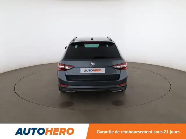 Skoda Superb view 5