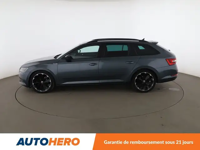 Skoda Superb view 3