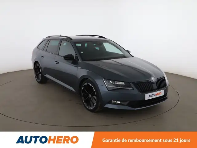 Skoda Superb view 8
