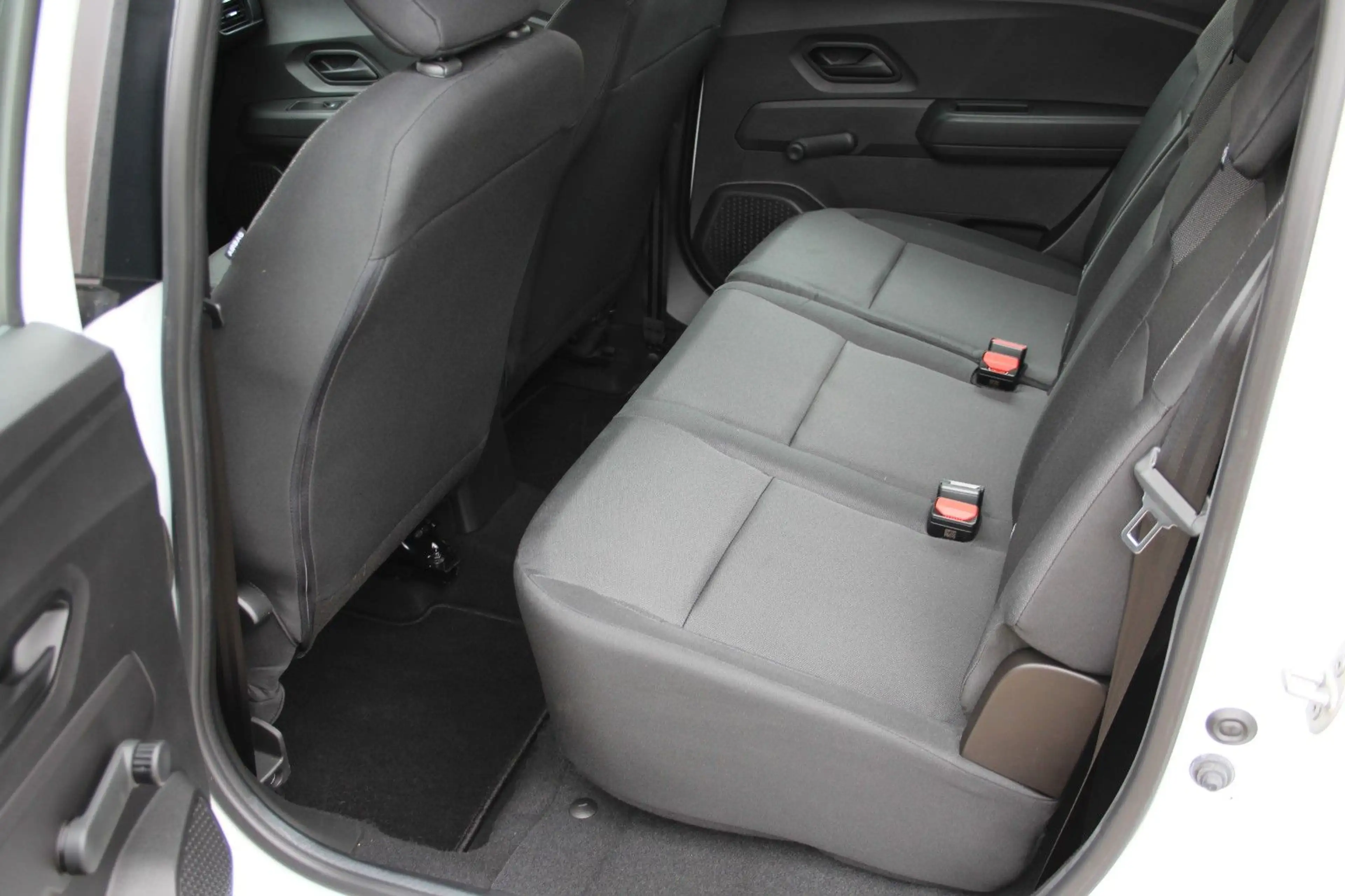 Dacia Jogger Essential — photo 6