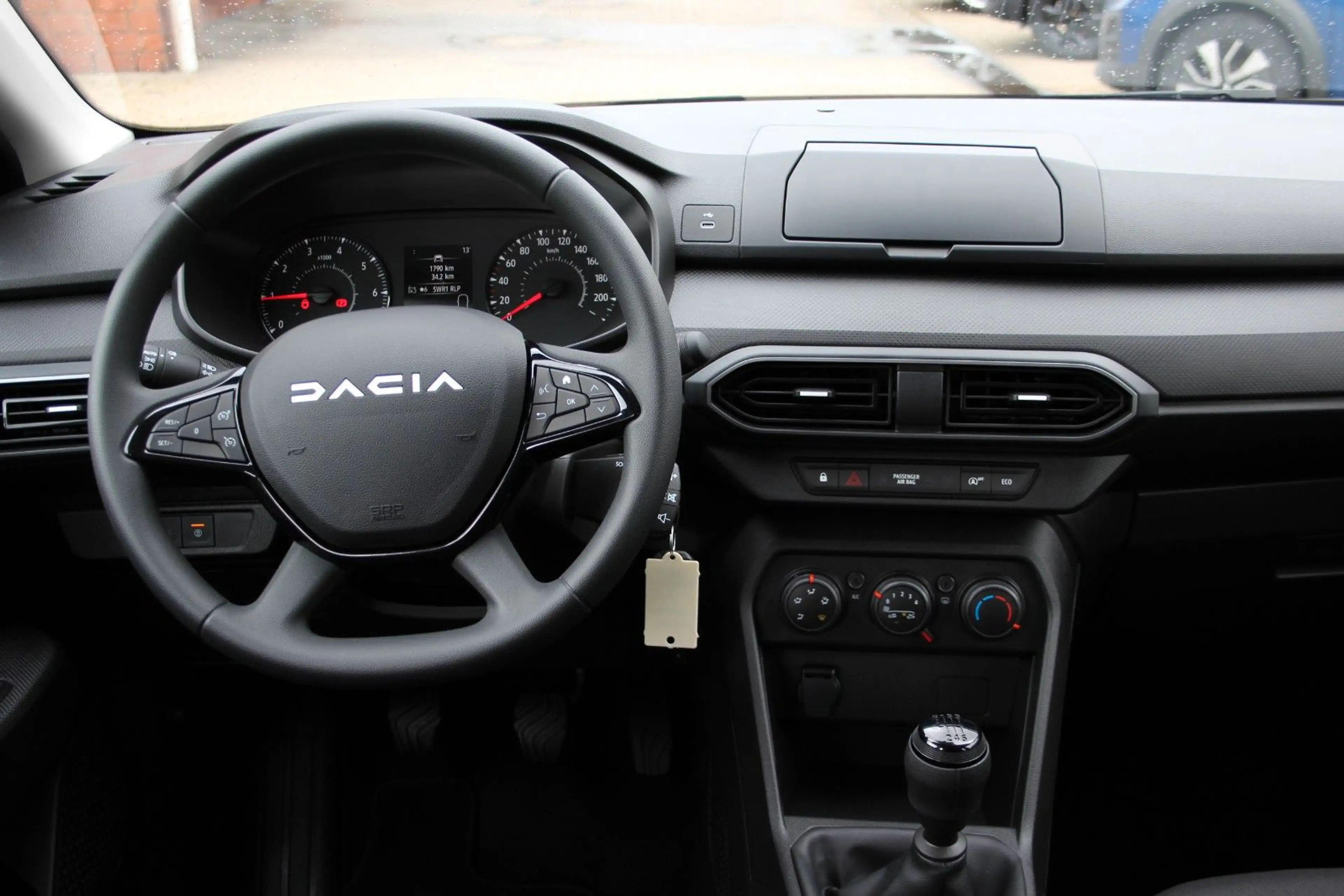 Dacia Jogger Essential — photo 7