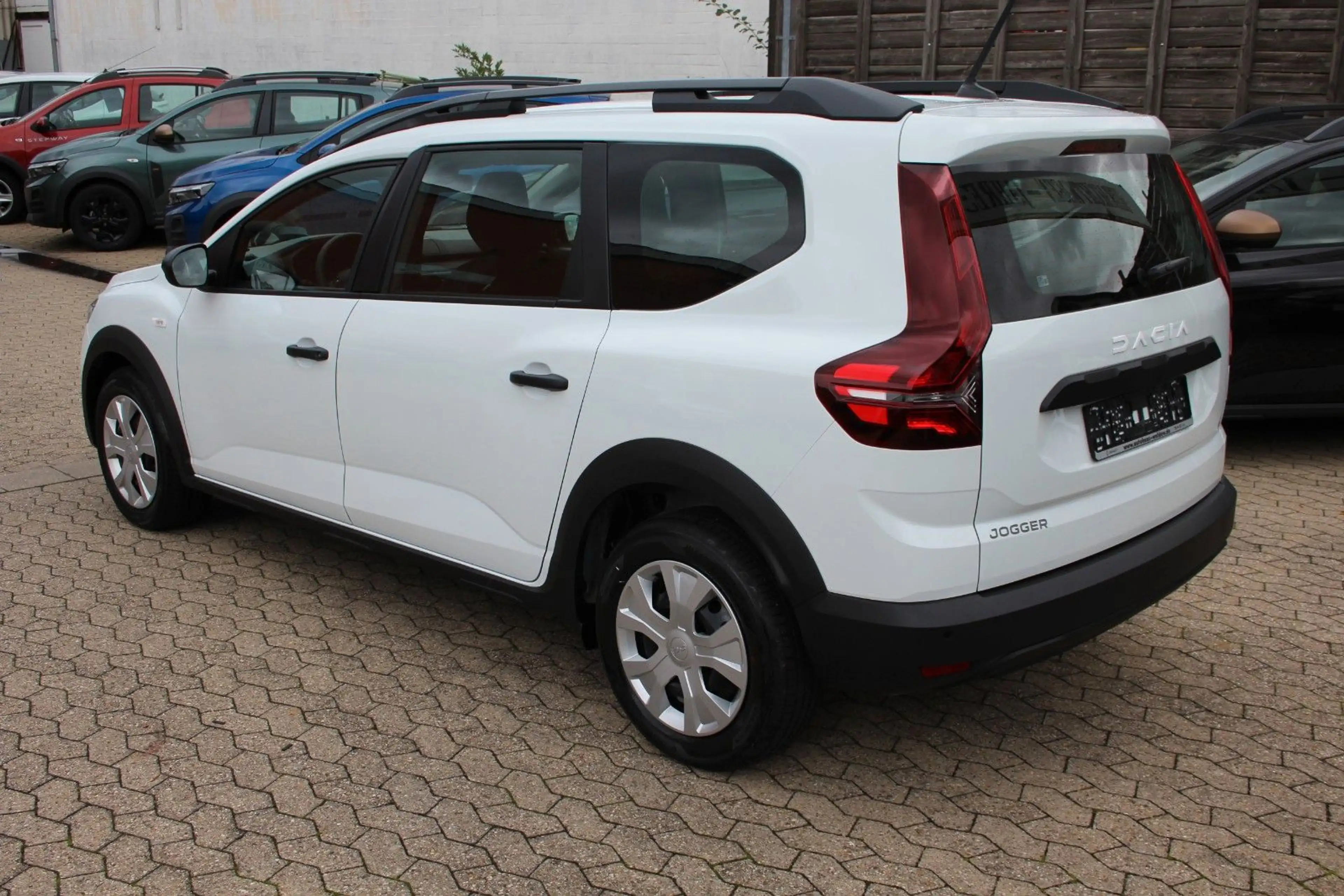 Dacia Jogger Essential — photo 4