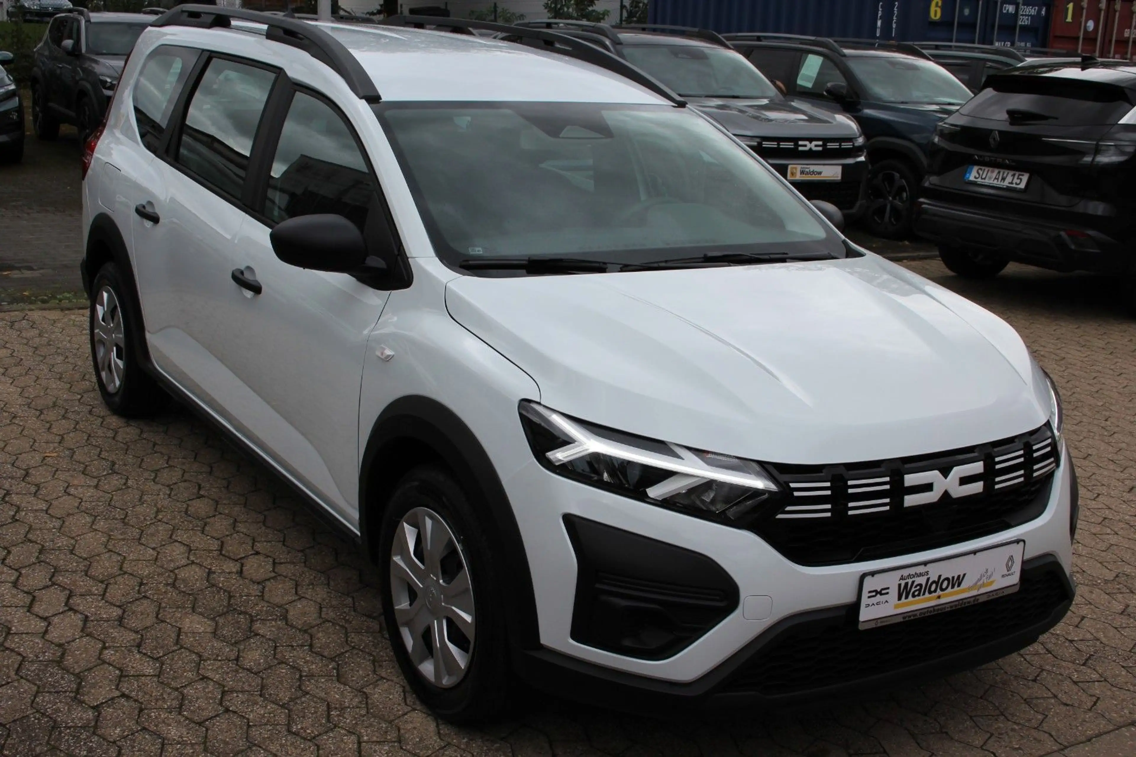 Dacia Jogger Essential — photo 2