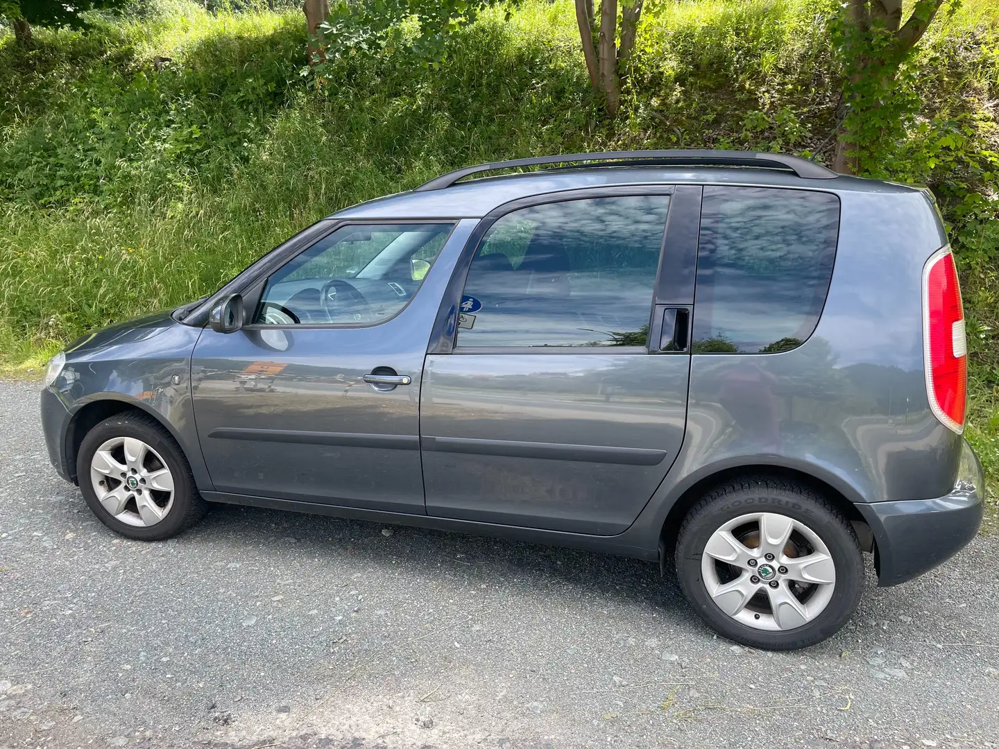 Skoda Roomster Comfort Grau - 2