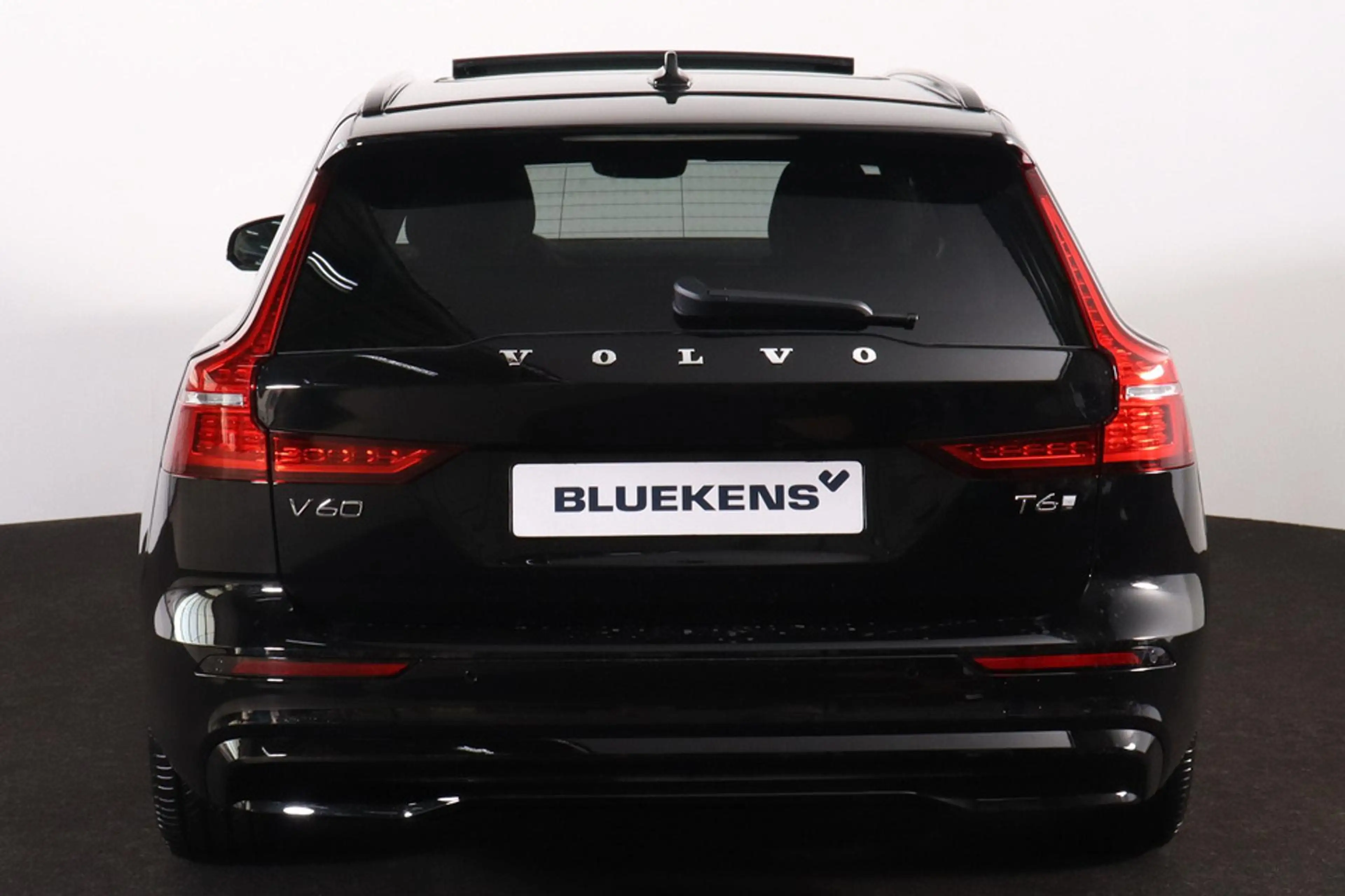 Volvo V60 T6 Recharge AWD Plus Dark - Panorama/schuifdak - I — photo 4