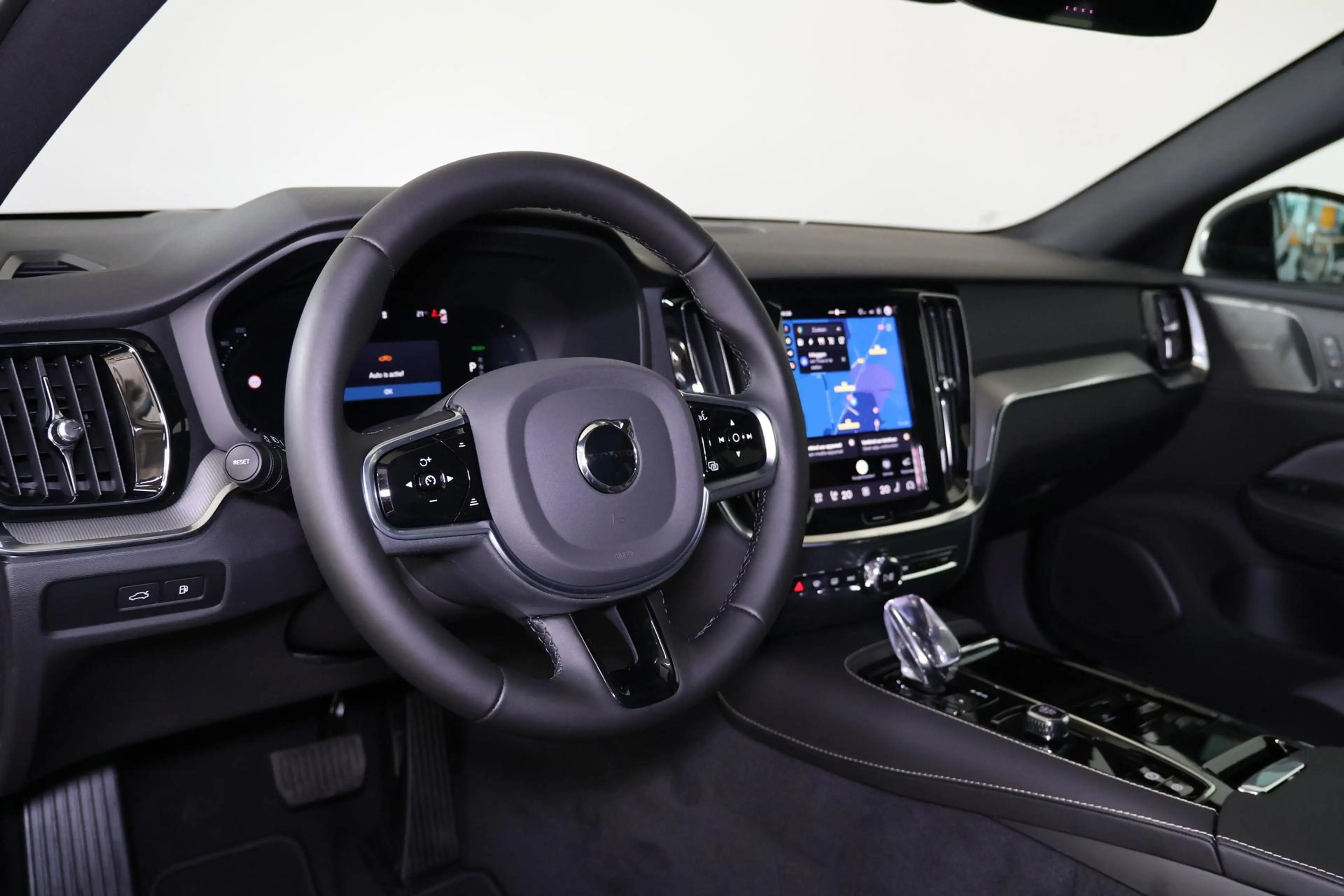 Volvo V60 T6 Recharge AWD Plus Dark - Panorama/schuifdak - I — photo 12