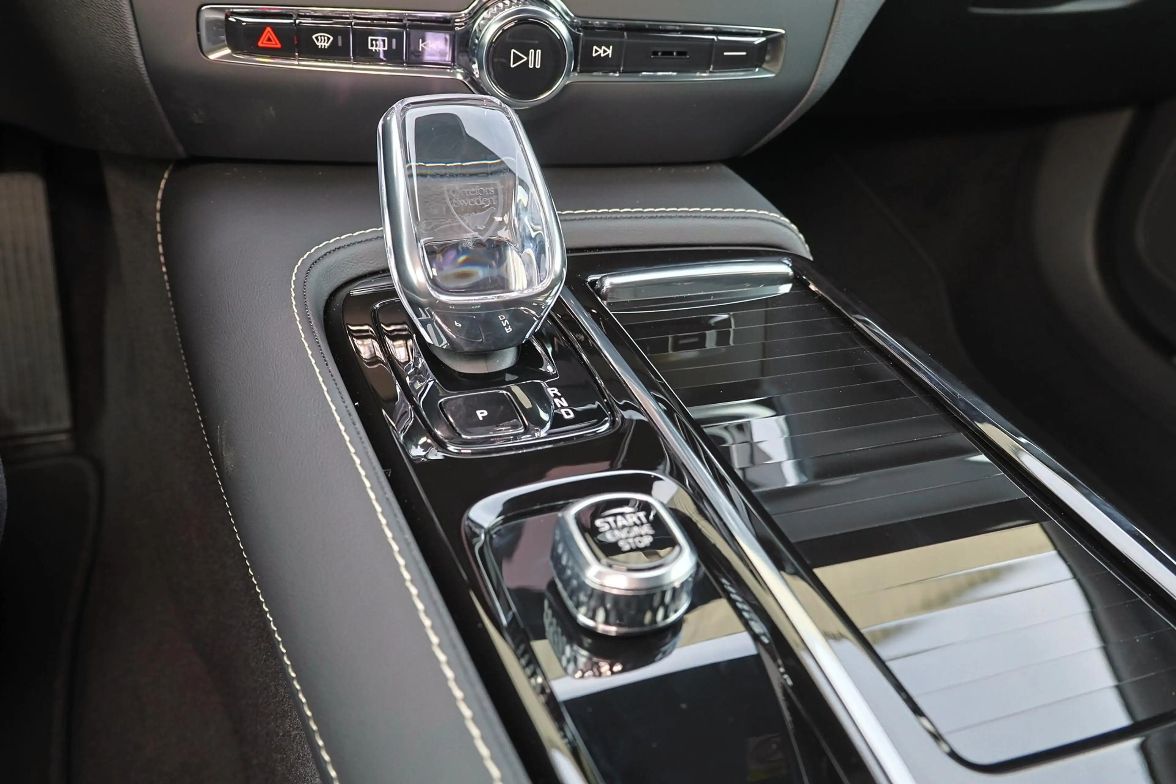 Volvo V60 T6 Recharge AWD Plus Dark - Panorama/schuifdak - I — photo 9