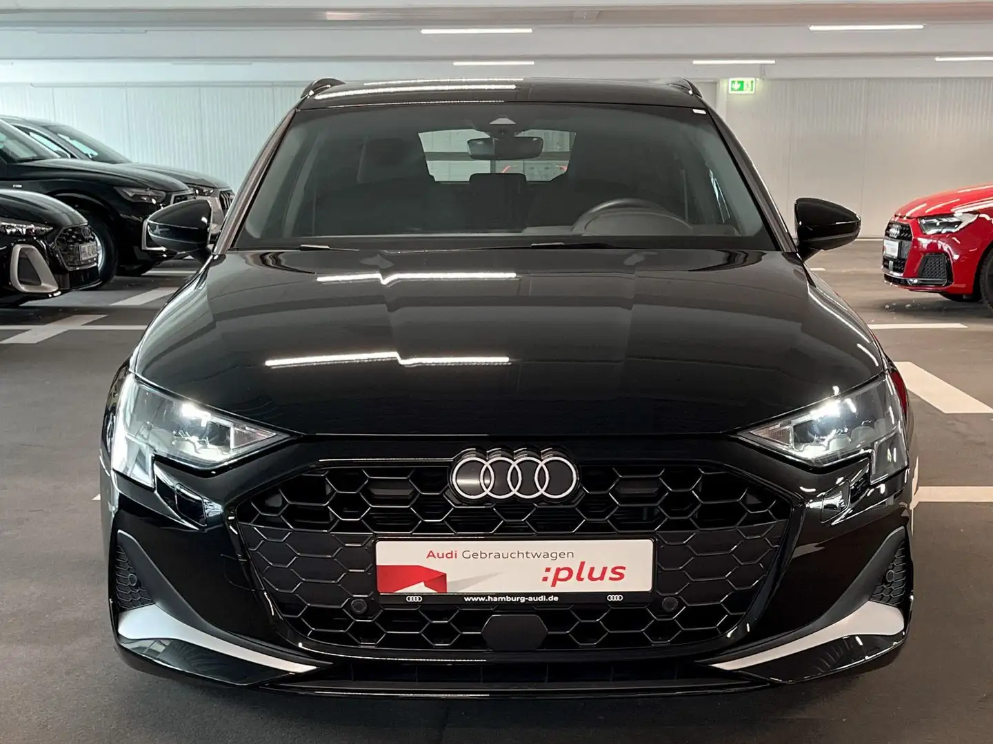 Audi A3 35 TFSI advanced S tronic NAVI/AHK Noir - 2