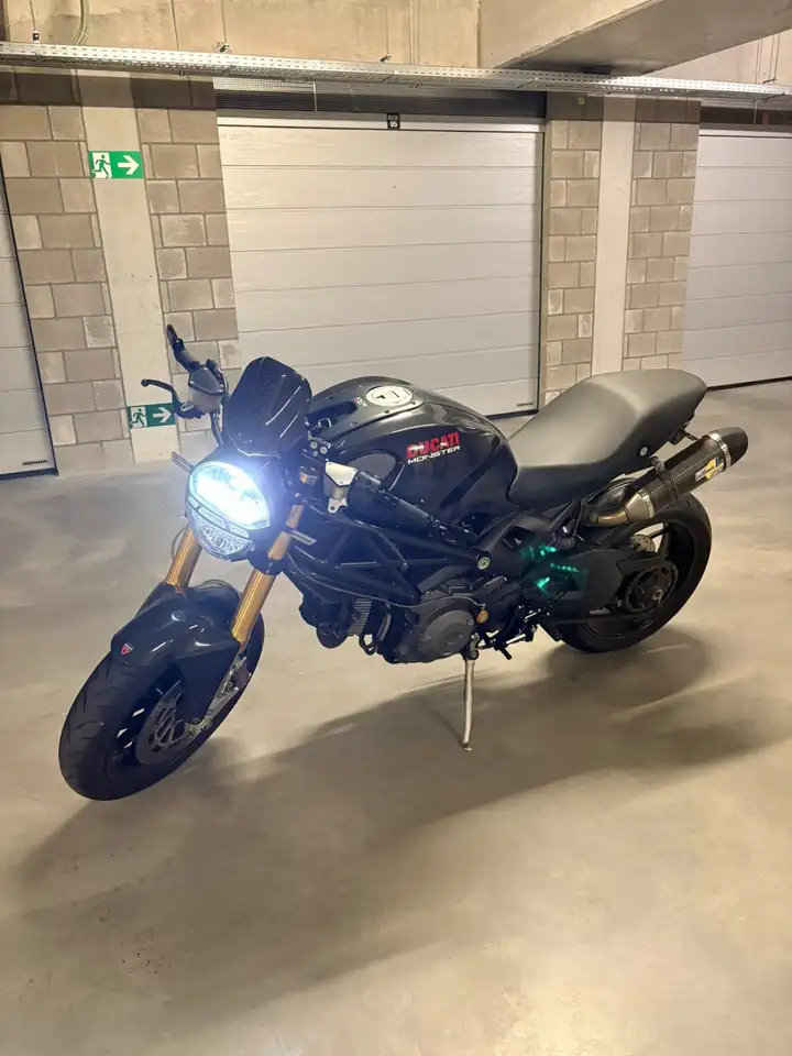 Ducati Monster 1100