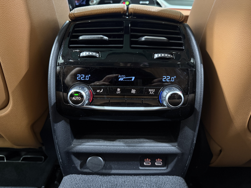 BMW 540 i xDrive Touring Luxury AHK ACC RFK Pano HUD HiFi — photo 17