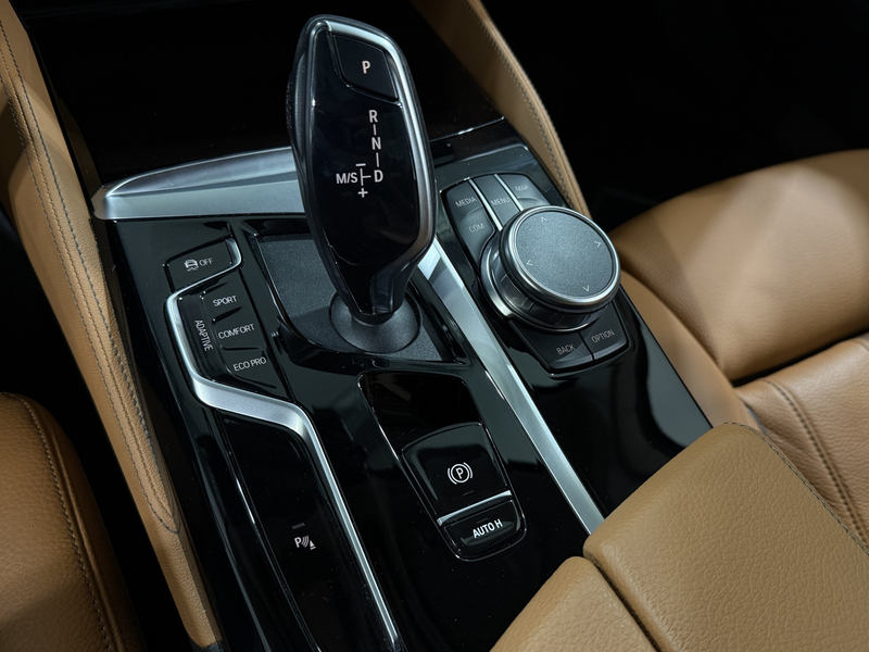 BMW 540 i xDrive Touring Luxury AHK ACC RFK Pano HUD HiFi — photo 24