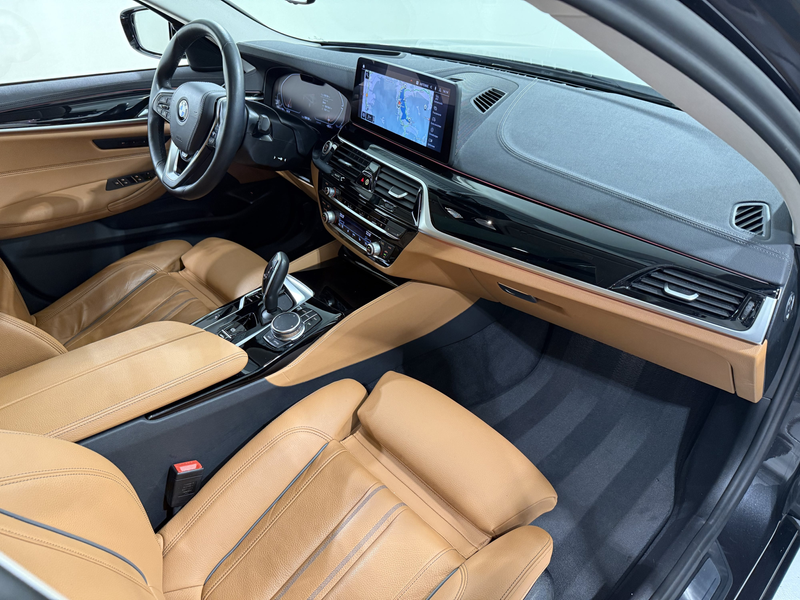 BMW 540 i xDrive Touring Luxury AHK ACC RFK Pano HUD HiFi — photo 10