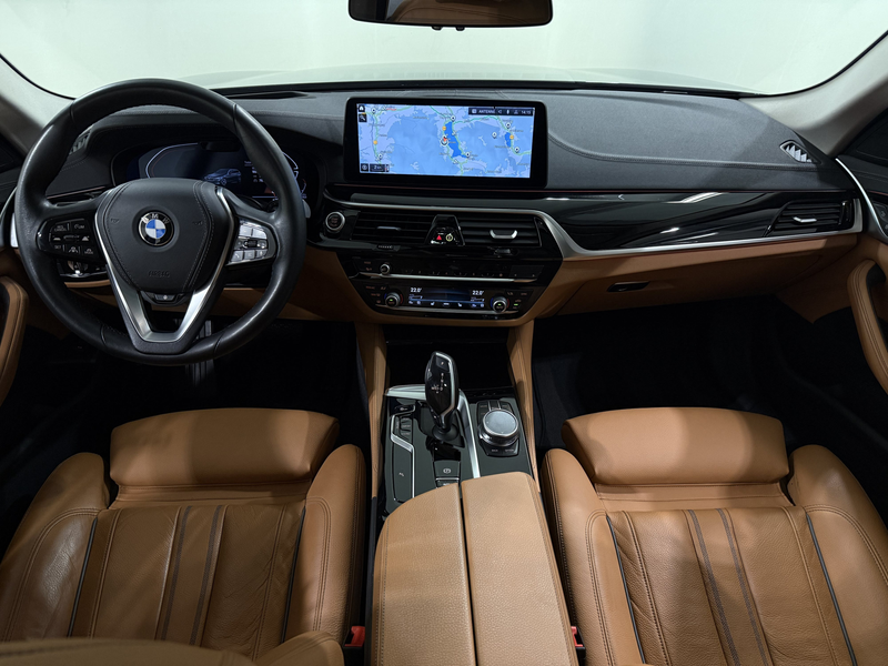 BMW 540 i xDrive Touring Luxury AHK ACC RFK Pano HUD HiFi — photo 11