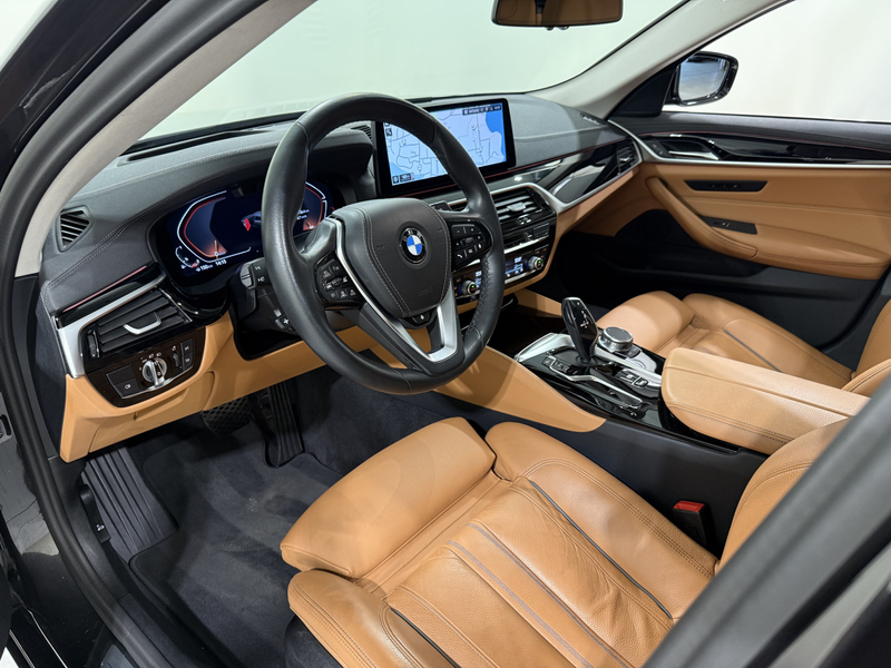 BMW 540 i xDrive Touring Luxury AHK ACC RFK Pano HUD HiFi — photo 9