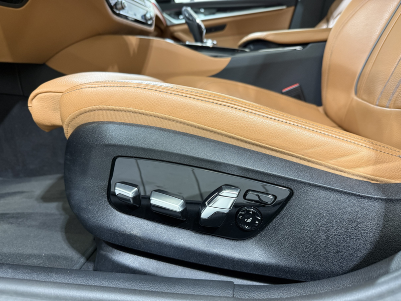 BMW 540 i xDrive Touring Luxury AHK ACC RFK Pano HUD HiFi — photo 18