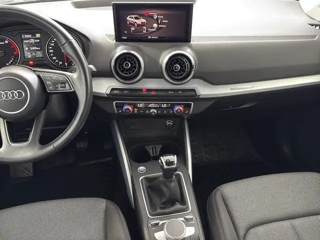 Audi Q2 view 10