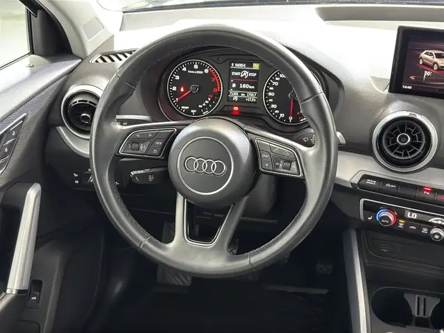 Audi Q2 view 8