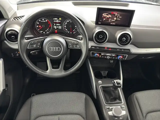 Audi Q2 view 7