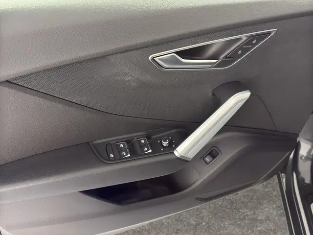 Audi Q2 view 14
