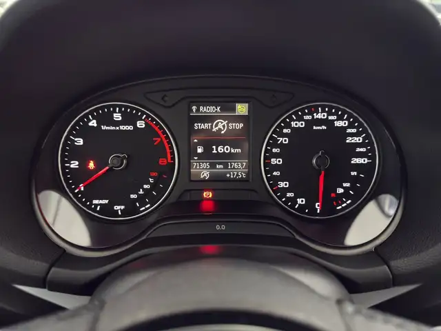Audi Q2 view 9