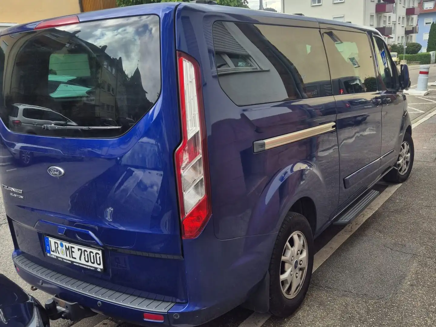 Ford Tourneo Custom Tourneo Custom 300 L1H1 VA Titanium Blau - 1