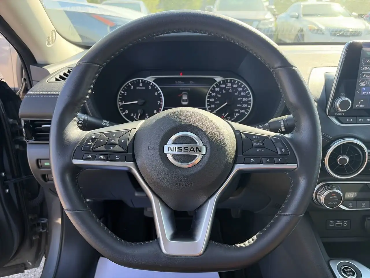 Nissan Sentra fotografie Nissan Sentra
