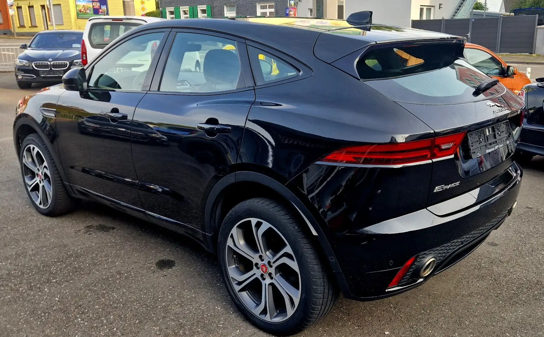 Jaguar E-Pace E-PACE First Edition AWD Leder+Navi+LED Schwarz - 2