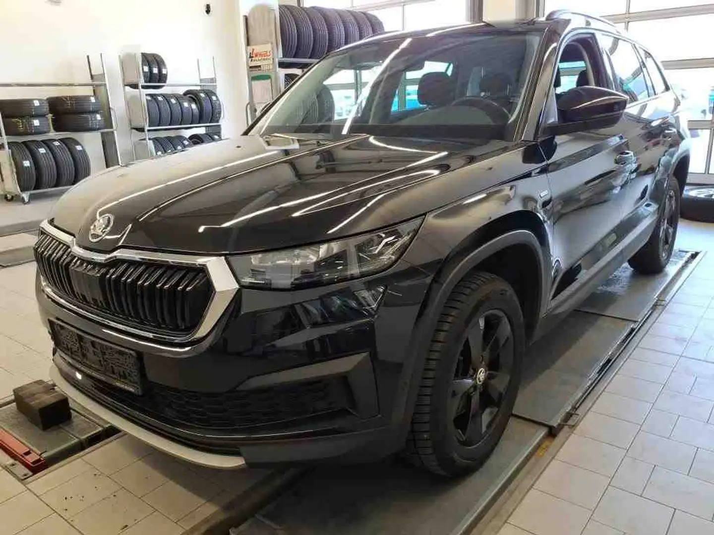 Skoda Kodiaq 2.0 TDI DSG AMBITION MATRIX LED+KAMERA+VC Schwarz - 2