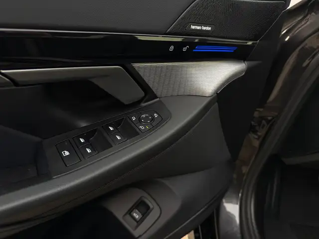 BMW 5 Series view 15