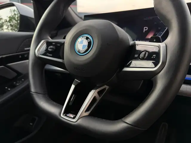 BMW 5 Series view 22